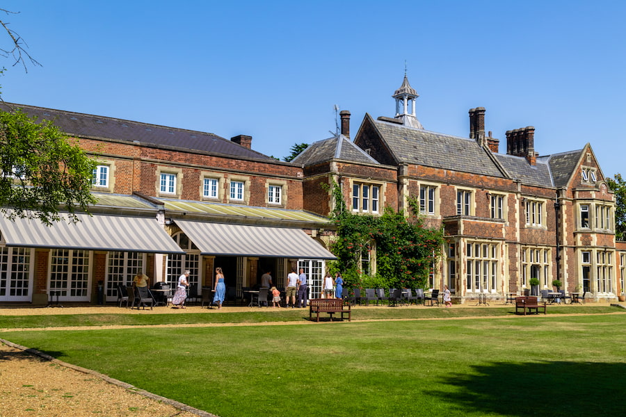 The exterior of High Leigh.